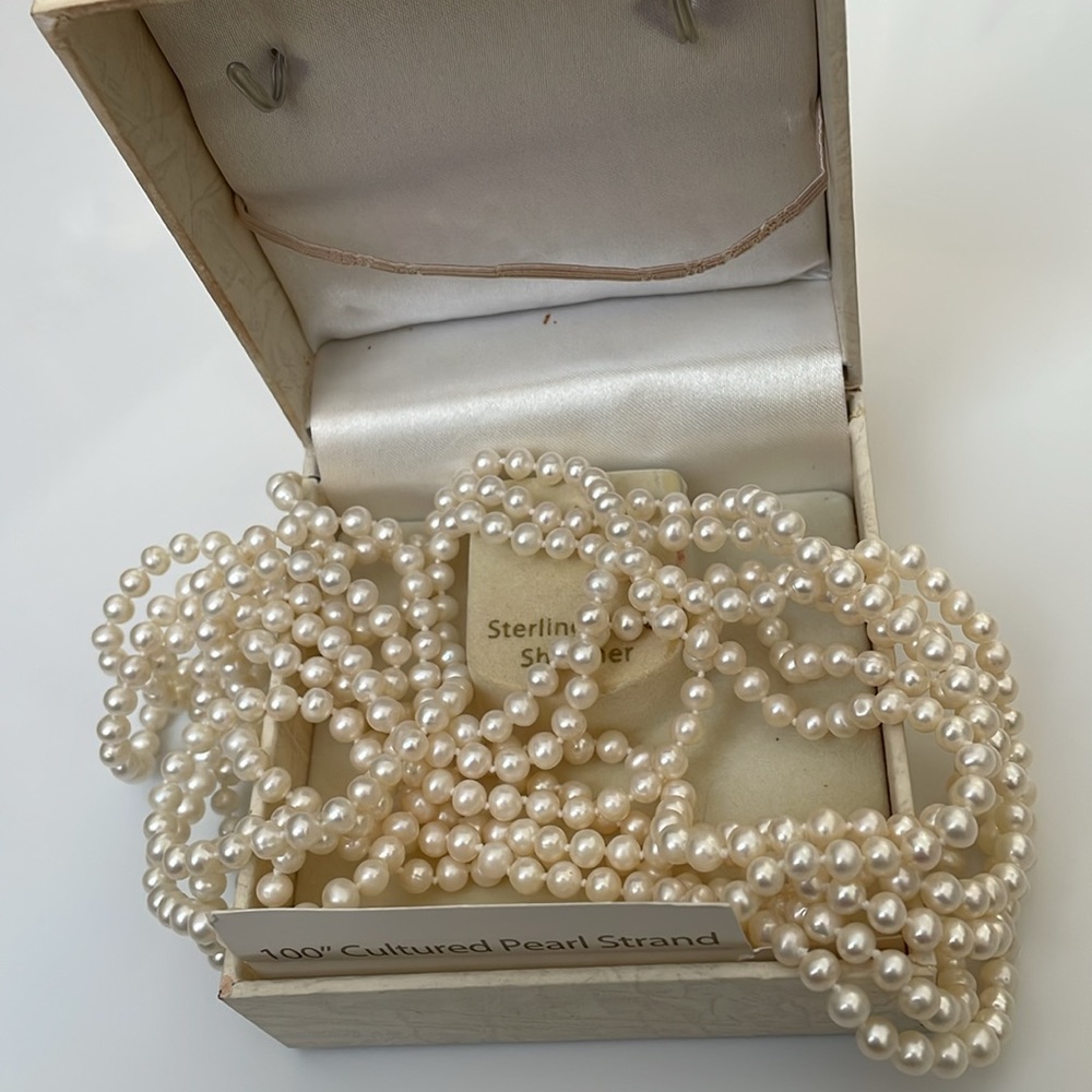 Vintage 100” strand of genuine cultured pearl necklace
